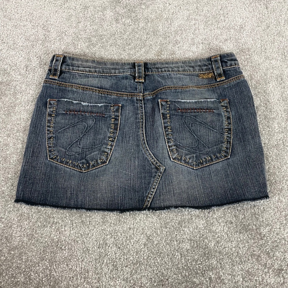 Silver Jeans Co Denim Mini Skirt Womens 31 Teja Y2K Low Rise Raw Hem (Tag 29) - Picture 2 of 11